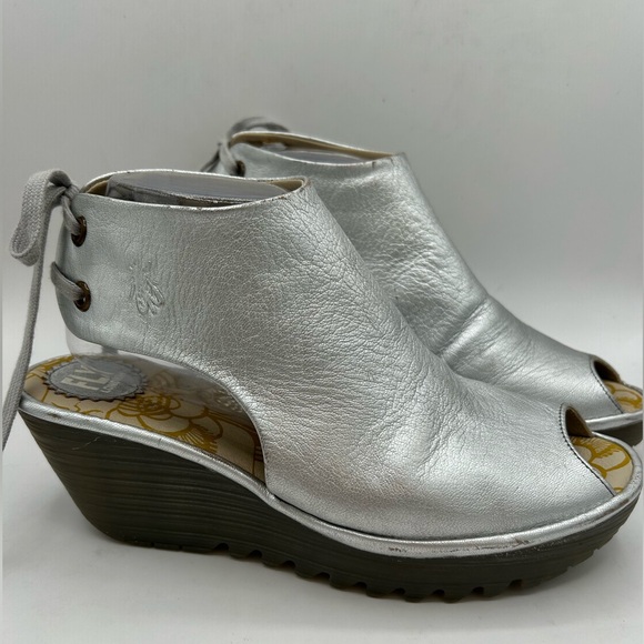 Fly Loundon Womens Yuzu800fly Open Toe Metallic Silver Platform Wedge Sandals - Picture 4 of 12